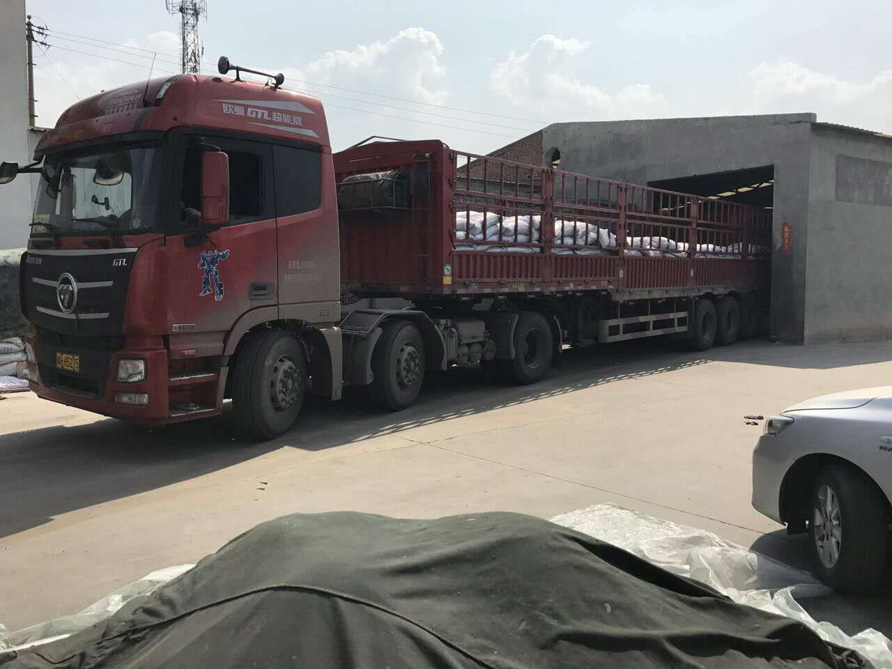 活性炭整車發(fā)往洛陽